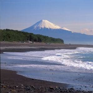 三保から望む富士山の画像