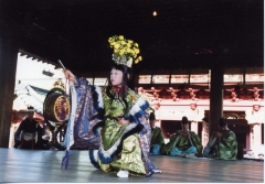 静岡浅間神社廿日会祭の稚児舞楽の納曽利の写真